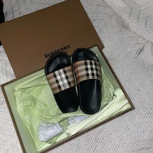 BURBERRY SLIDES kids